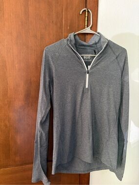 Stio Women’s Heather Gray Quarter-Zip Performance Pullover with Finger Holes